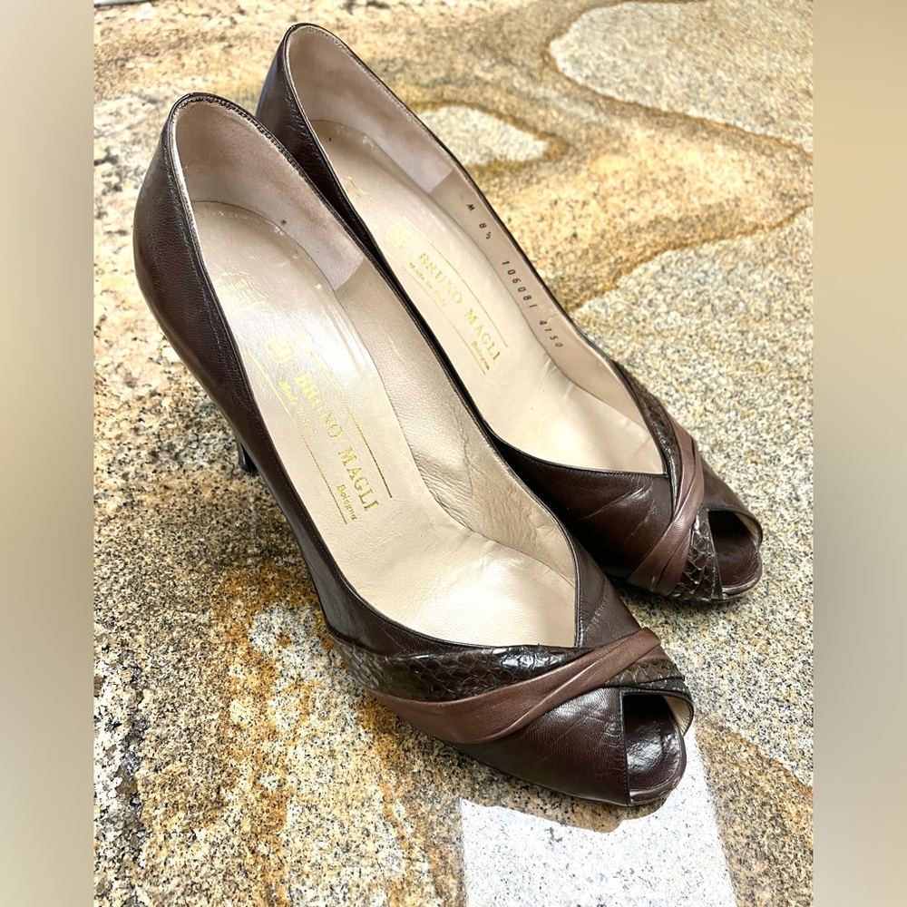 Bruno Magli Brown Leather Peep Toe Pumps Heels  Size 8.5 Made In Italy